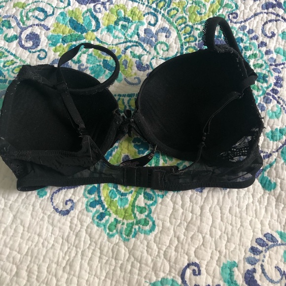 Used.  Push-Up Lace Bra. - Picture 2 of 8